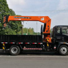 湖北神百专用汽车 卓越品质，专业打造高效安全油罐车